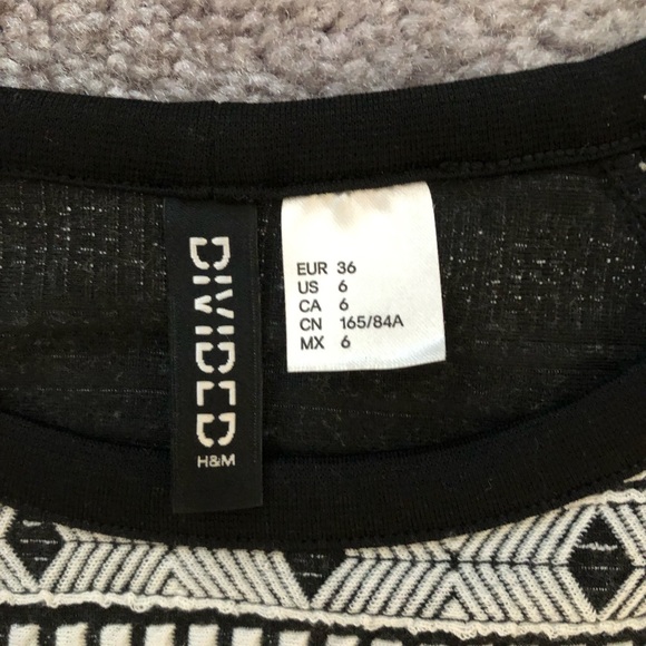 H&M Wrinkle-Free Bodycon Dress - Picture 3 of 3